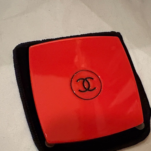 CHANEL Red Mirror Double Facettes with Black Pouch - Picture 8 of 12